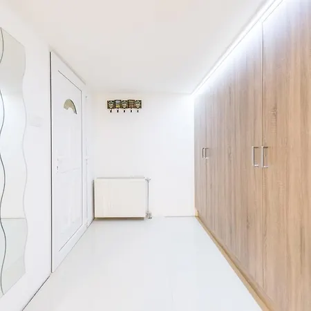Tamara Apartment
